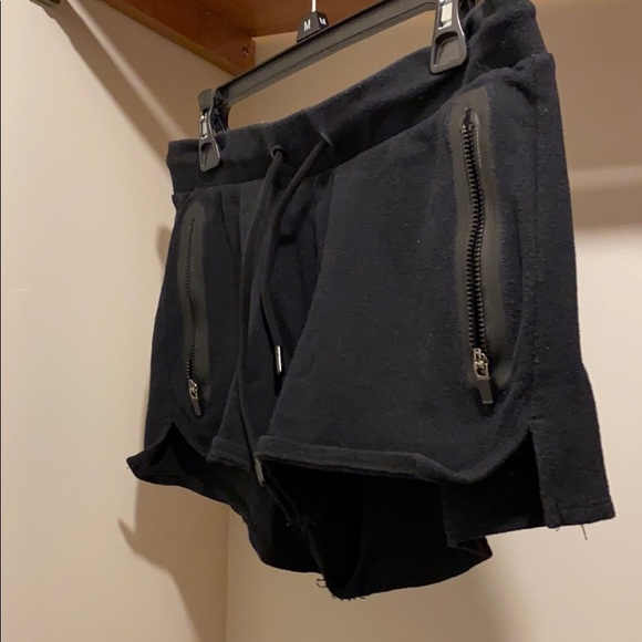 Fabletics | Sweat Shorts - Picture 3 of 8